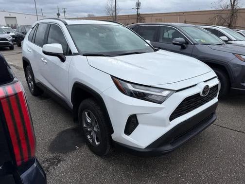 2025 Toyota RAV4 Hybrid XLE