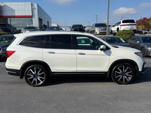 2019 Honda Pilot Touring 8-Passenger