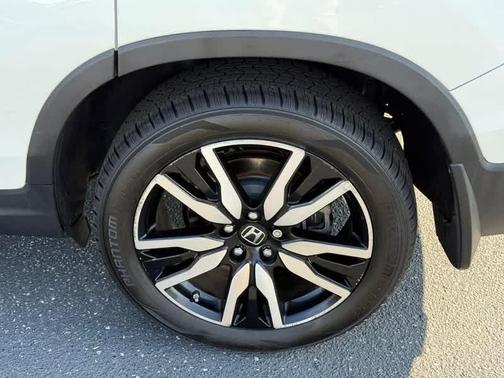 2019 Honda Pilot Touring 8-Passenger