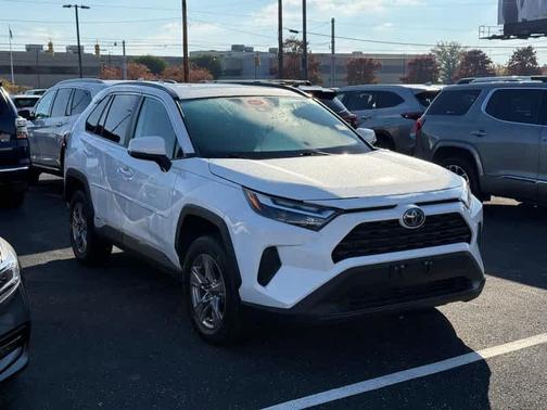 2022 Toyota RAV4 Hybrid XLE