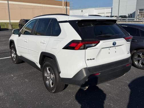 2022 Toyota RAV4 Hybrid XLE