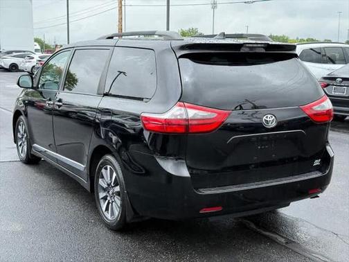 2020 Toyota Sienna XLE