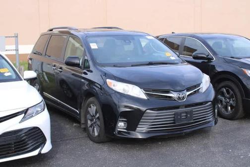 2020 Toyota Sienna XLE