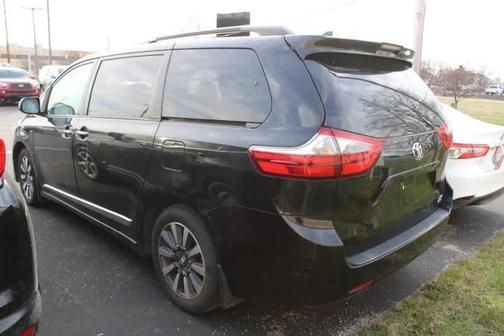 2020 Toyota Sienna XLE