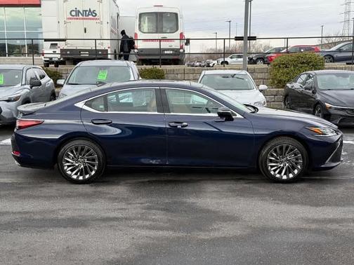 2025 Lexus ES 350 Ultra Luxury