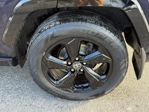 2021 Toyota RAV4 Hybrid SE