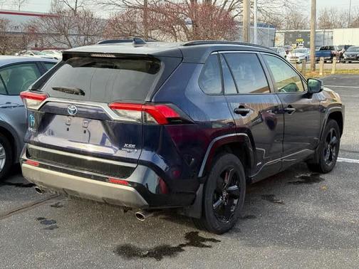 2021 Toyota RAV4 Hybrid SE