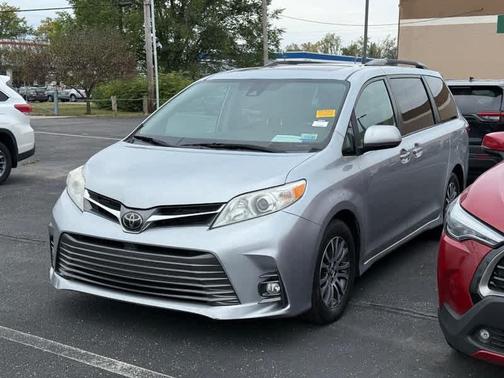 2019 Toyota Sienna XLE