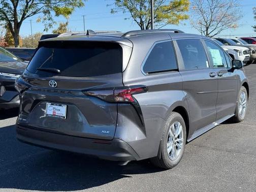 2025 Toyota Sienna XLE 7 Passenger