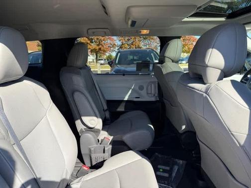 2025 Toyota Sienna XLE 7 Passenger