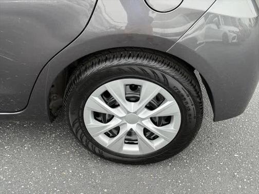 2015 Toyota Yaris L