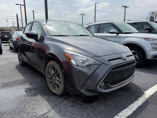 2020 Toyota Yaris Sedan LE