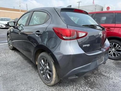 2020 Toyota Yaris Sedan LE