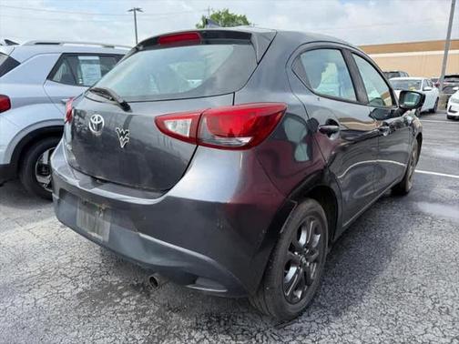 2020 Toyota Yaris Sedan LE