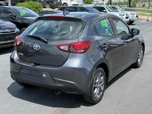 2020 Toyota Yaris Sedan LE
