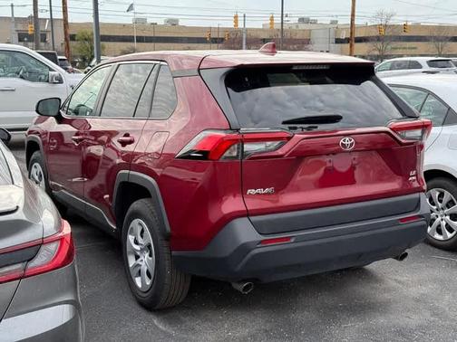2024 Toyota RAV4 LE