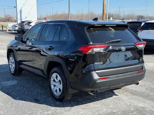 2023 Toyota RAV4 LE