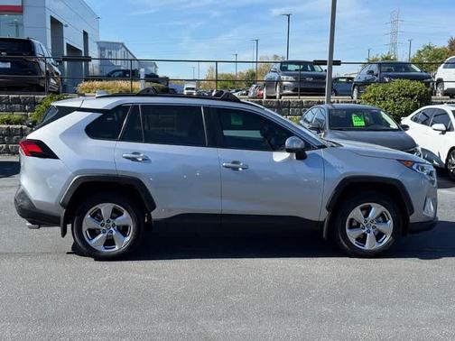 2021 Toyota RAV4 Hybrid XLE Premium