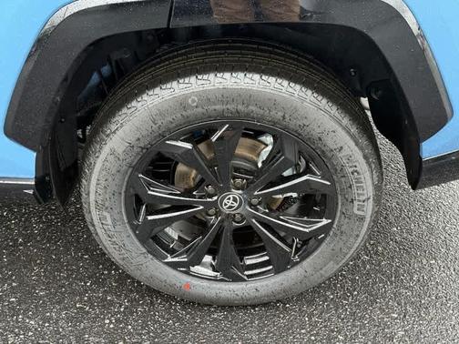 2025 Toyota RAV4 Hybrid SE