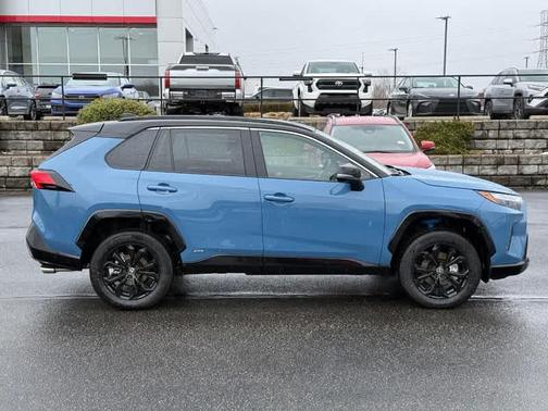 2025 Toyota RAV4 Hybrid SE