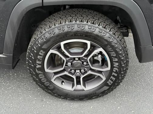 2022 Jeep Grand Cherokee 4xe Trailhawk