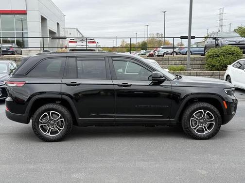 2022 Jeep Grand Cherokee 4xe Trailhawk