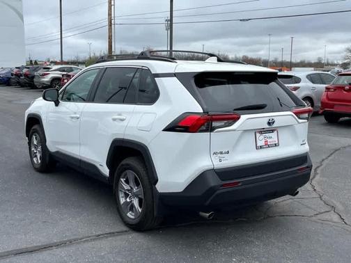 2022 Toyota RAV4 Hybrid LE