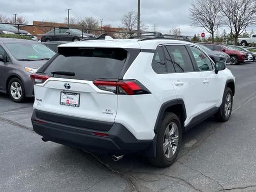 2022 Toyota RAV4 Hybrid LE