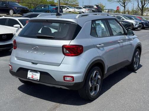 2022 Hyundai VENUE SEL