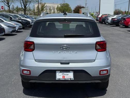 2022 Hyundai VENUE SEL