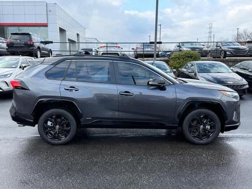 2025 Toyota RAV4 Hybrid SE