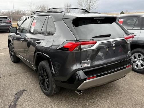2025 Toyota RAV4 Hybrid SE