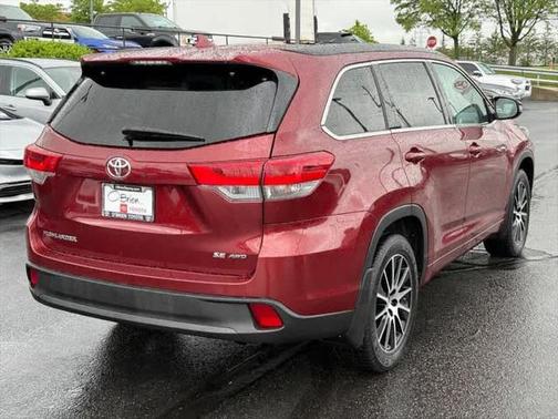 2017 Toyota Highlander SE