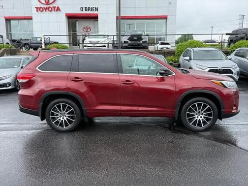 2017 Toyota Highlander SE