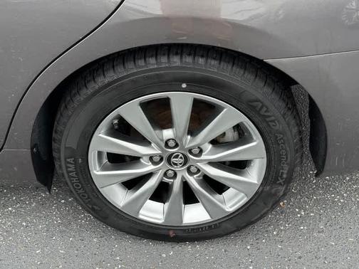 2017 Toyota Camry Hybrid XLE