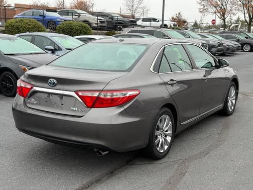 2017 Toyota Camry Hybrid XLE