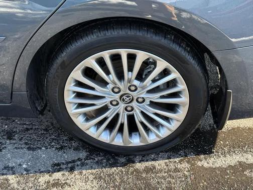 2019 Toyota Avalon Hybrid Limited