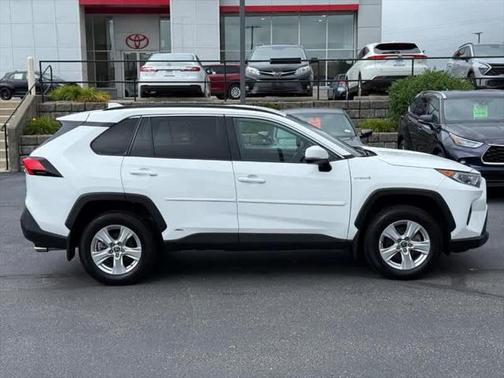 2021 Toyota RAV4 Hybrid XLE