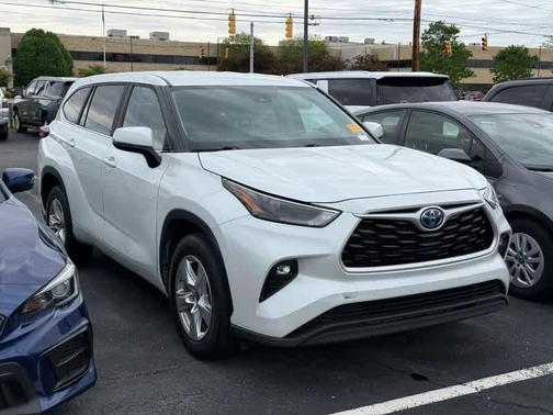 2023 Toyota Highlander Hybrid LE