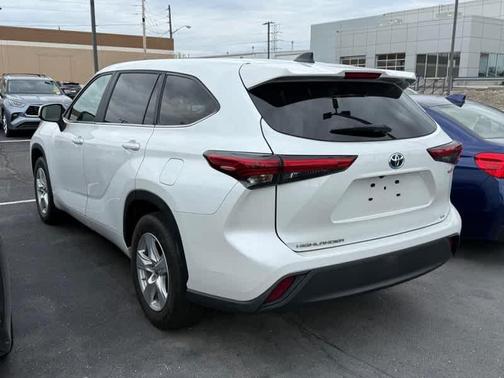 2023 Toyota Highlander Hybrid LE