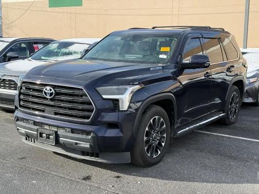 2024 Toyota Sequoia SR5