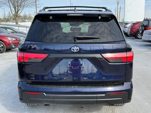 2024 Toyota Sequoia SR5