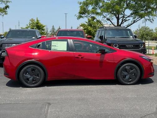 2025 Toyota Prius L