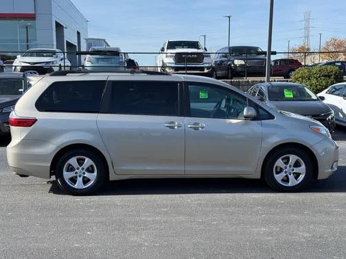 2015 Toyota Sienna LE