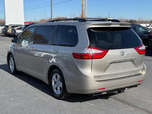 2015 Toyota Sienna LE