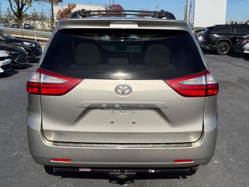 2015 Toyota Sienna LE