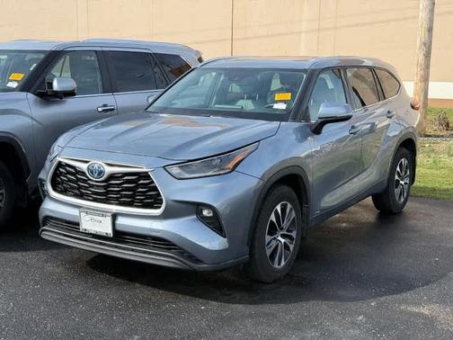 2021 Toyota Highlander Hybrid XLE