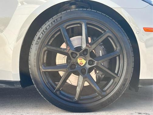 2024 Porsche Panamera 4