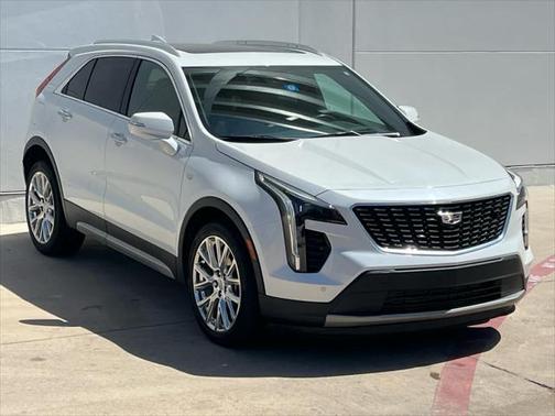 2022 Cadillac XT4 Premium Luxury