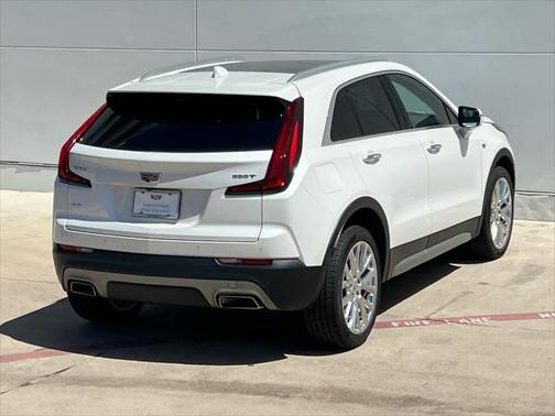 2022 Cadillac XT4 Premium Luxury